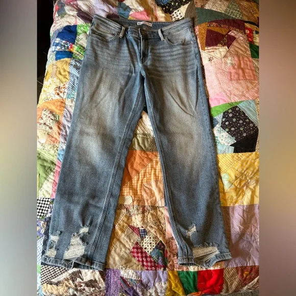 KanCan size 29 Women's Distressed Blue Jeans - Picture 2 of 8